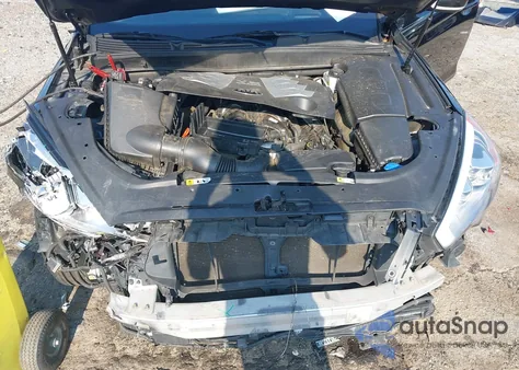 2015 Kia K900 Luxury z USA, uszkodzony, nr VIN KNALW4D48F6017549